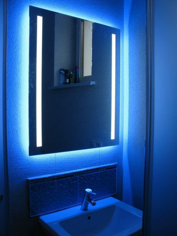 Зеркало в ванную комнату с внутренней посветкой