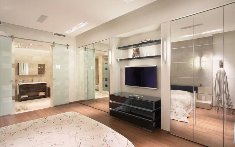 Спальня с зеркалами Спальня с зеркалами