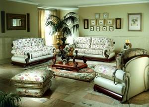 Классические диваны для гостиной: от однородности цветов для отдыха до акцента принтом
