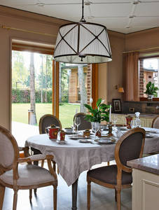 Каскадная постройка, пропускающая максимум дневного света Каскадная постройка, пропускающая максимум дневного света