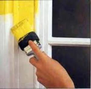Как самому провести покраску межкомнатных дверей?