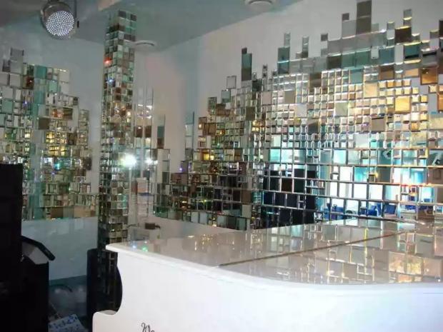 Домашние интерьеры с зеркалами