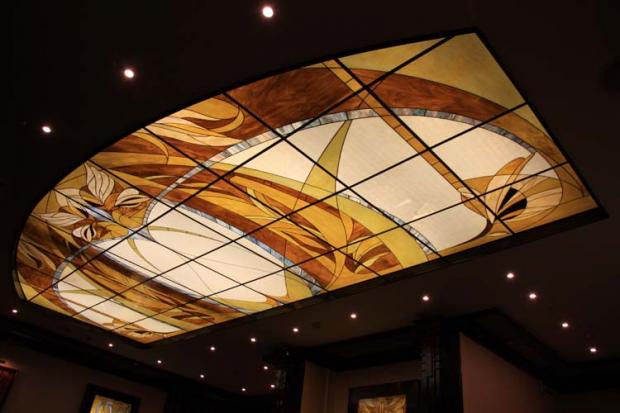 Витражный потолок в технике Тиффани