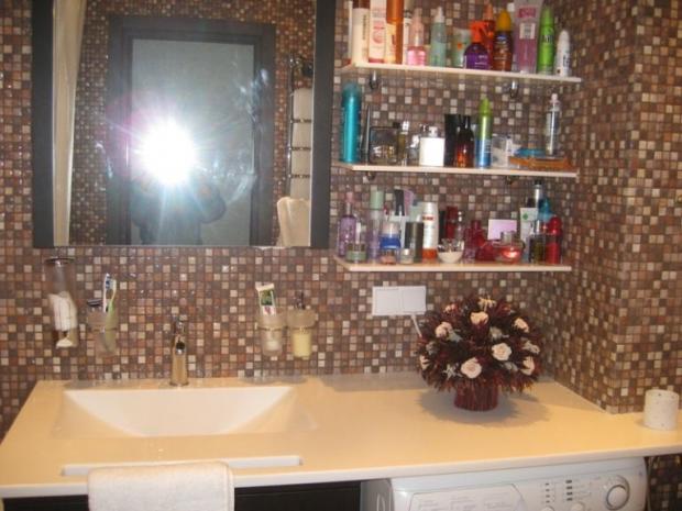 Мозаика из искусственного камня в ванной комнате Мозаика из искусственного камня в ванной комнате