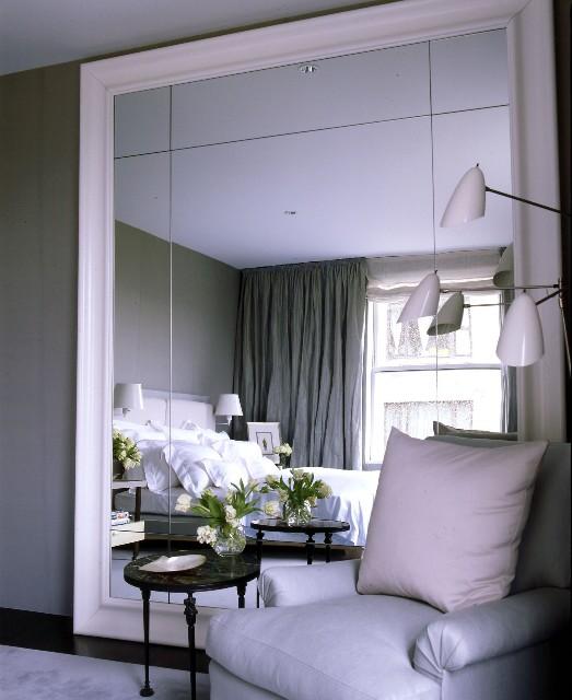 Отражение окна в зеркале