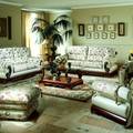 Классические диваны для гостиной: от однородности цветов для отдыха до акцента принтом