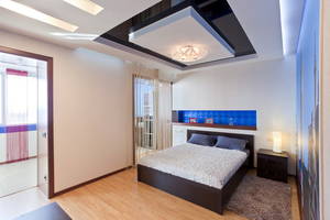 Трейд стиль интерьера: натяжные потолки в двух уровнях